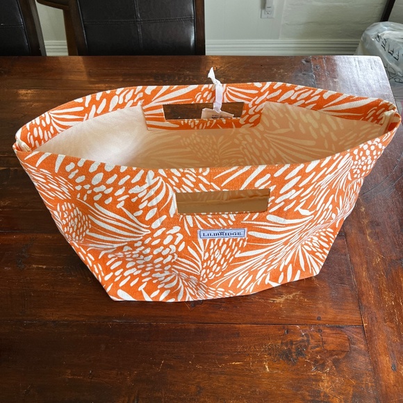 NWT LILIBRIDGE Orange Sea Feather Print Canvas Foldable Travel Beach Tote Bag - Picture 1 of 7